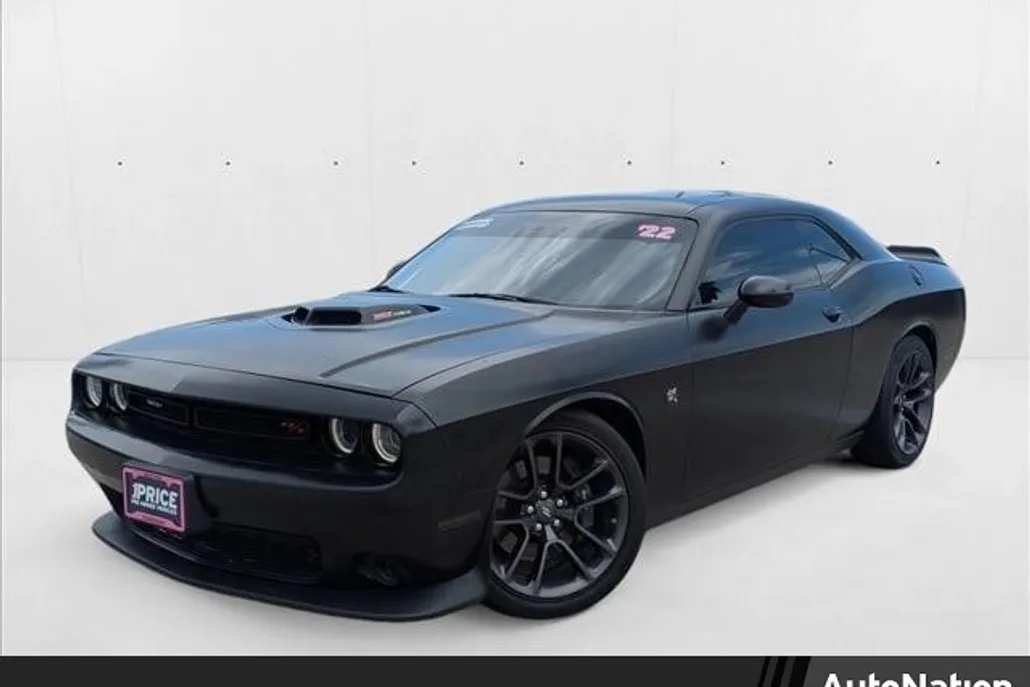 2022 Dodge Challenger R/T Scat Pack photo 1