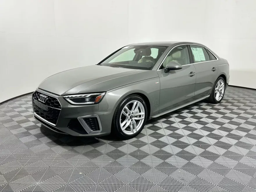 2023 Audi A4 S line Quattro Premium Plus photo 1