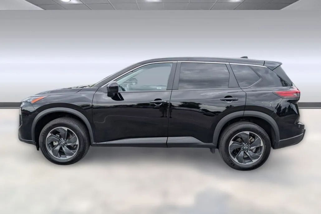 2024 Nissan Rogue SV photo 1