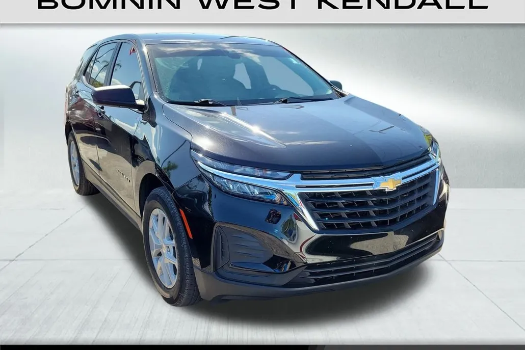 2023 Chevrolet Equinox LS photo 1