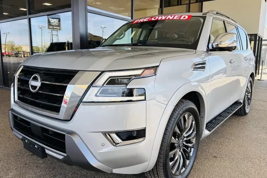 2023 Nissan Armada Platinum photo 1