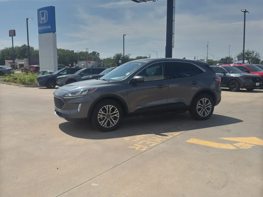 2022 Ford Escape SEL photo 1