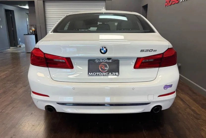 2019 Bmw 530e Sedan photo 1