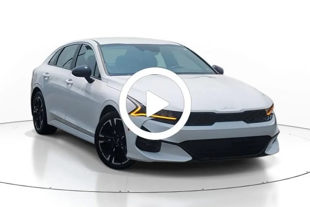 2022 Kia K5 GT-Line photo 1