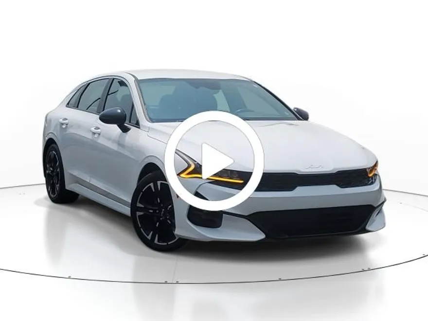 2022 Kia K5 GT-Line photo 1