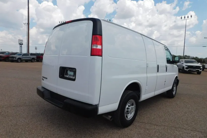 2024 Chevrolet Express Cargo 2500 photo 1