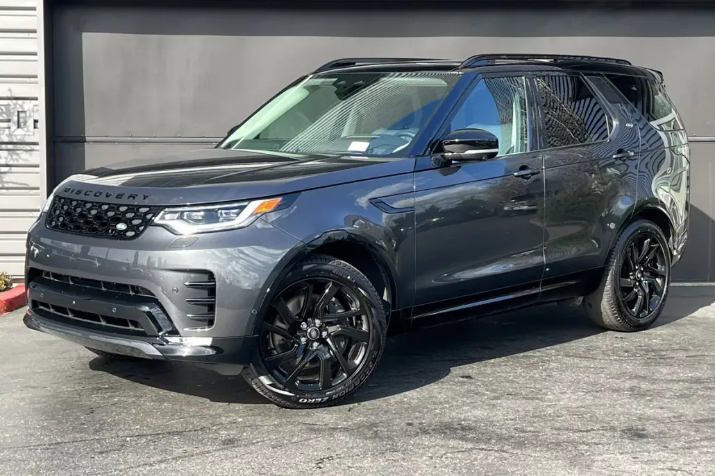 2025 Land Rover Discovery SE photo 1