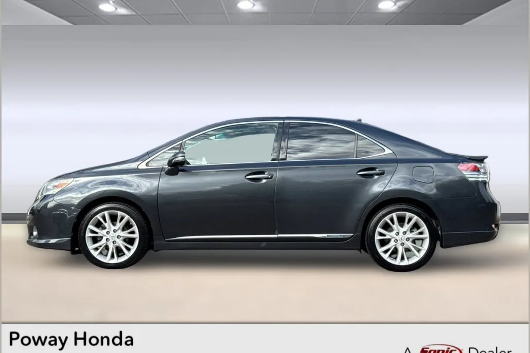 2010 Lexus HS 250h photo 1