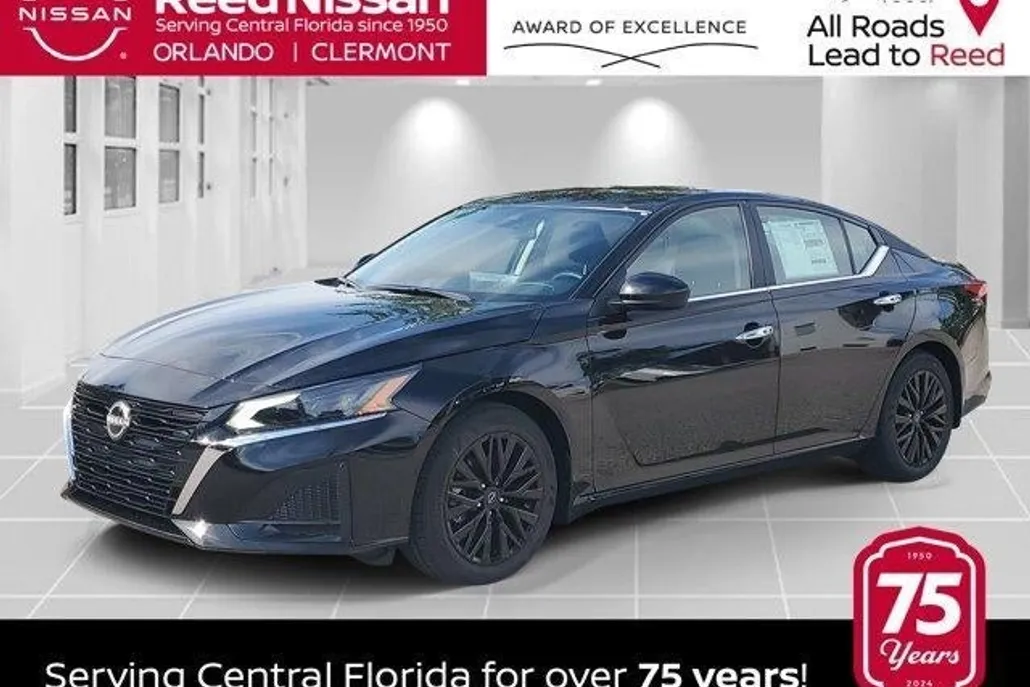 2025 Nissan Altima SV photo 1