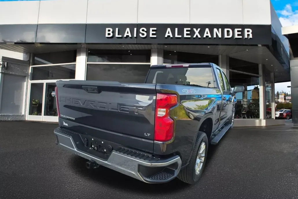 2023 Chevrolet Silverado 1500 LT photo 1