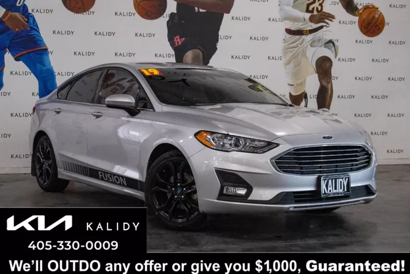 2019 Ford Fusion SE photo 1