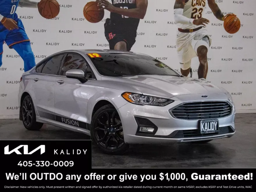 2019 Ford Fusion SE photo 1