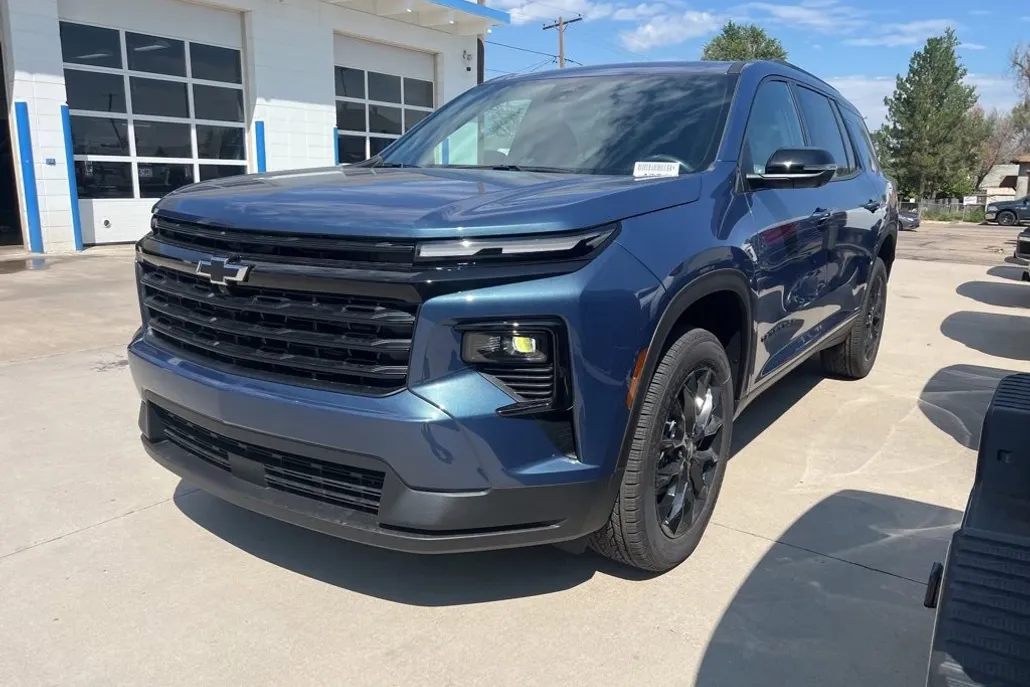 2026 Chevrolet Traverse photo 1