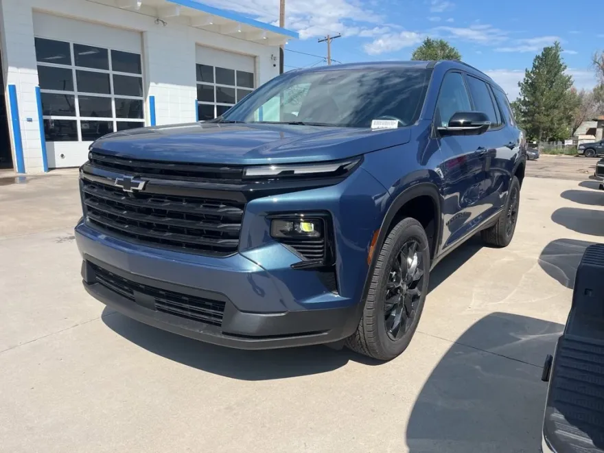 2026 Chevrolet Traverse photo 1