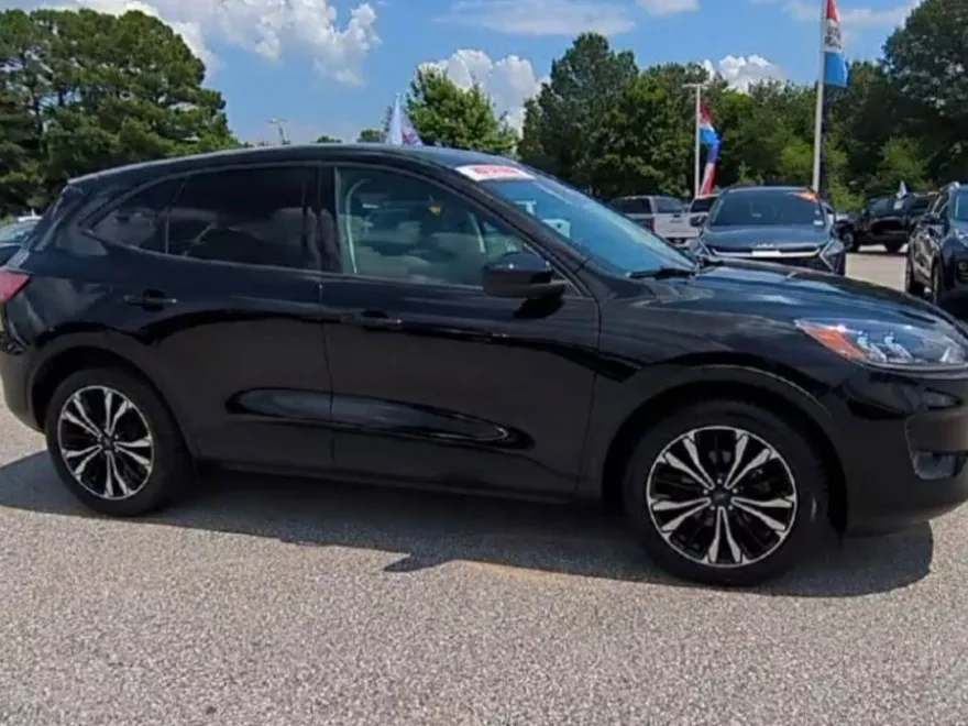 2022 Ford Escape SE photo 1