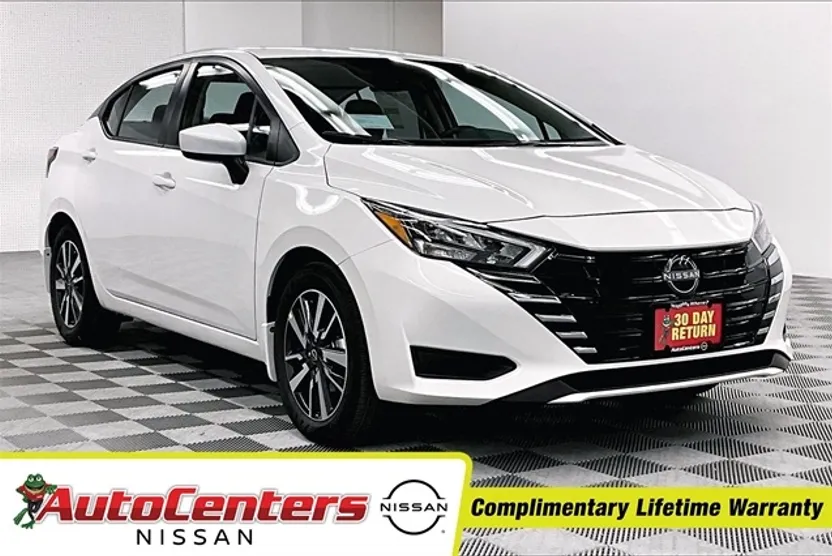 2025 Nissan Versa 1.6 SV photo 1