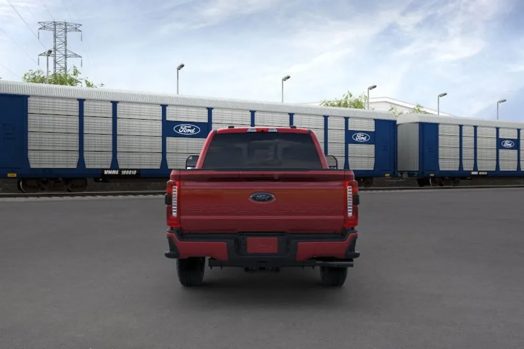 2025 Ford F-250 Lariat photo 1