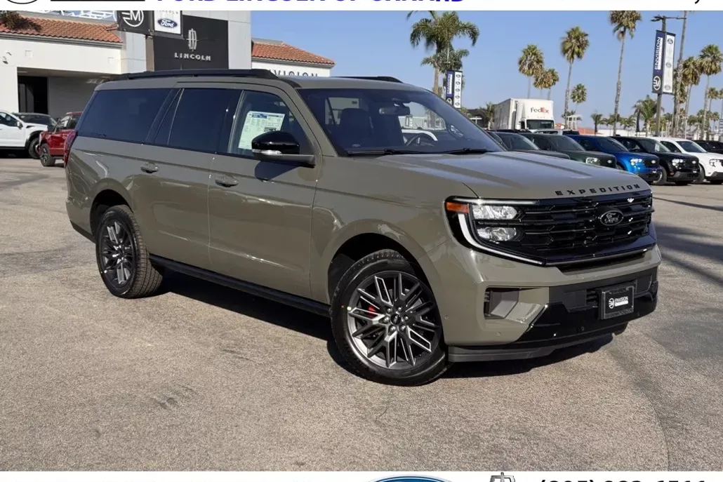 2025 Ford Expedition MAX Platinum photo 1