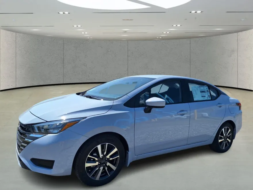 2025 Nissan Versa SV photo 1