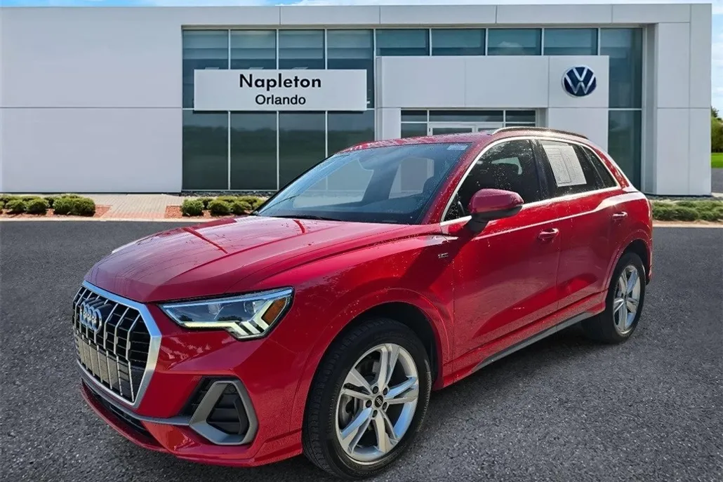 2023 Audi Q3 S line Premium photo 1