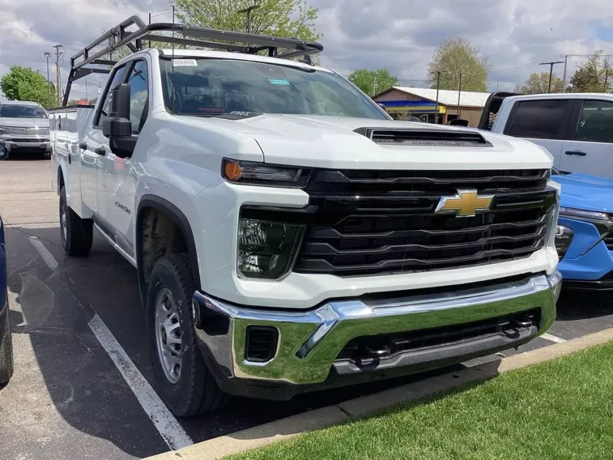 2025 Chevrolet Silverado 2500HD photo 1