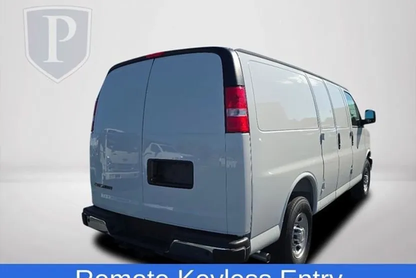 2025 Chevrolet Express Cargo 2500 photo 1