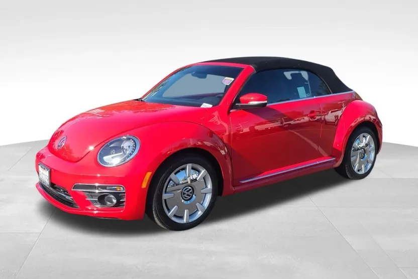 2019 Volkswagen Beetle SE Convertible photo 1