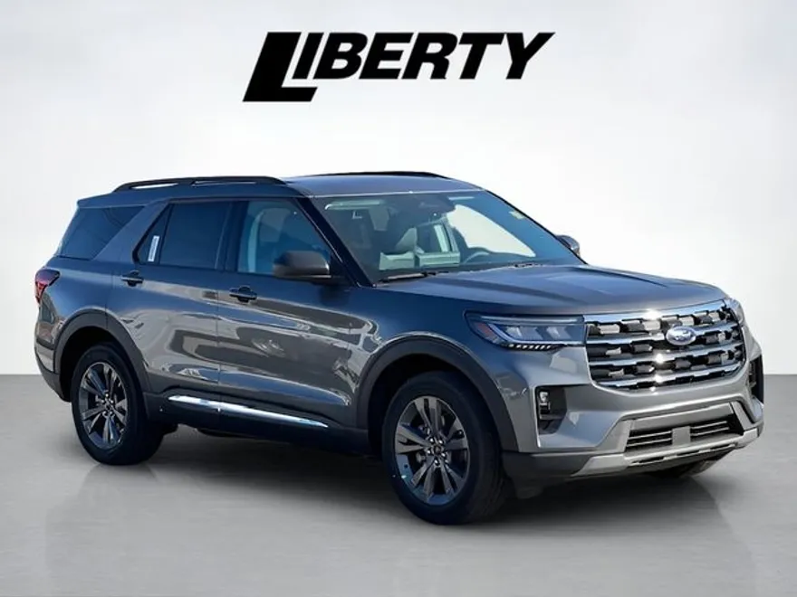 2025 Ford Explorer photo 1