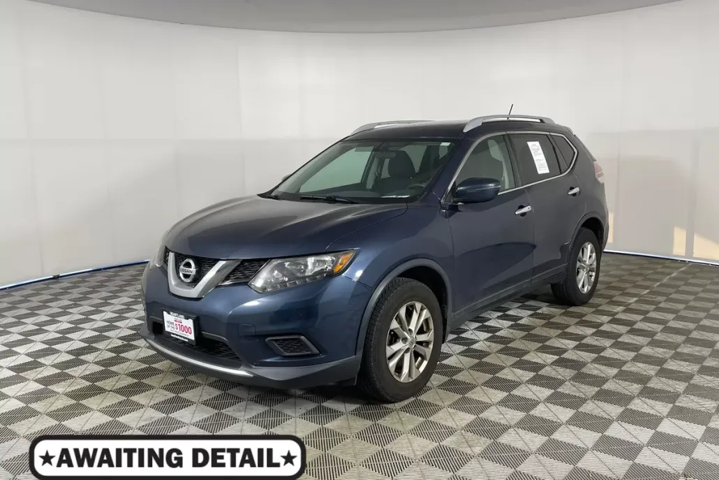2016 Nissan Rogue SV photo 1