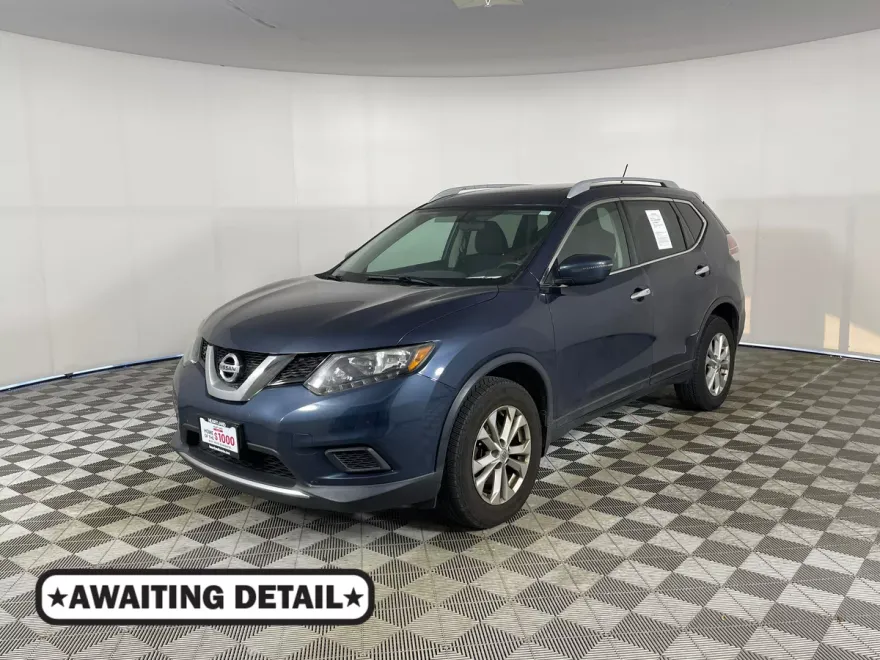 2016 Nissan Rogue SV photo 1