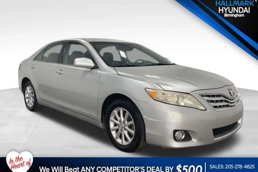 2011 Toyota Camry XLE photo 1