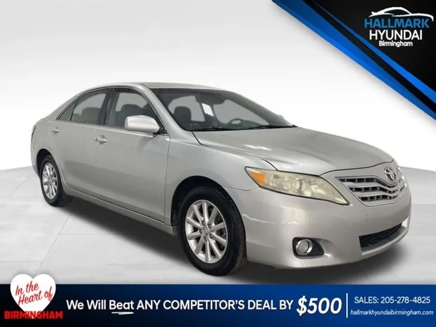 2011 Toyota Camry XLE photo 1