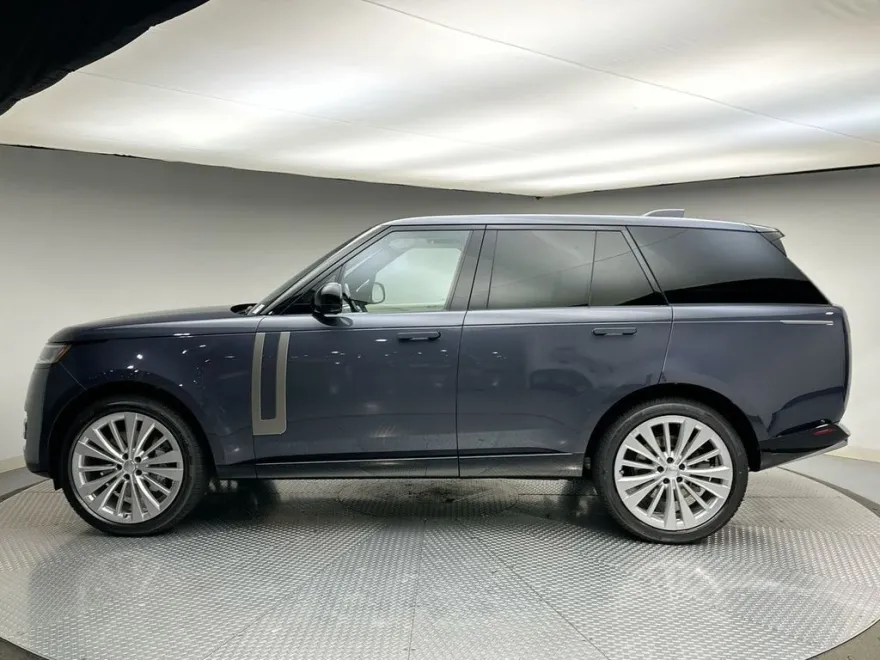 2025 Land Rover Range Rover SE photo 1