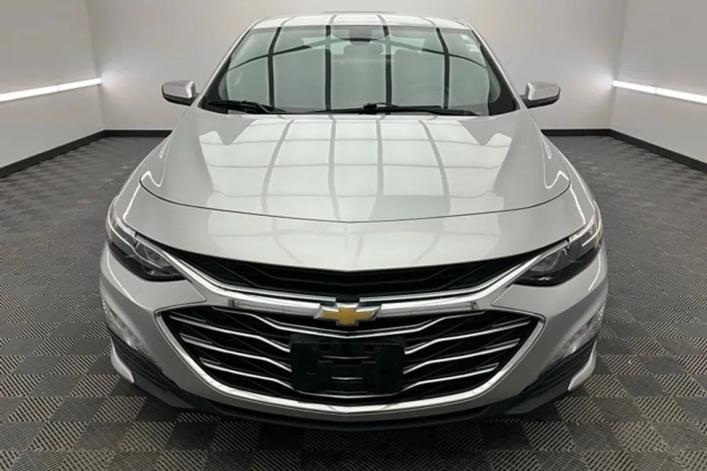 2021 Chevrolet Malibu 1LT photo 1