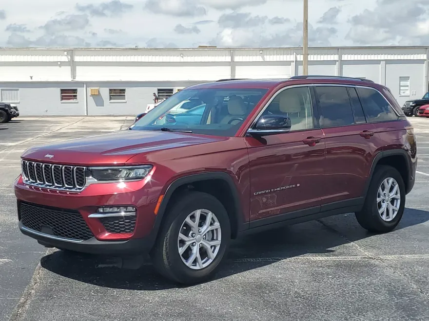 2022 Jeep Grand Cherokee Limited photo 1