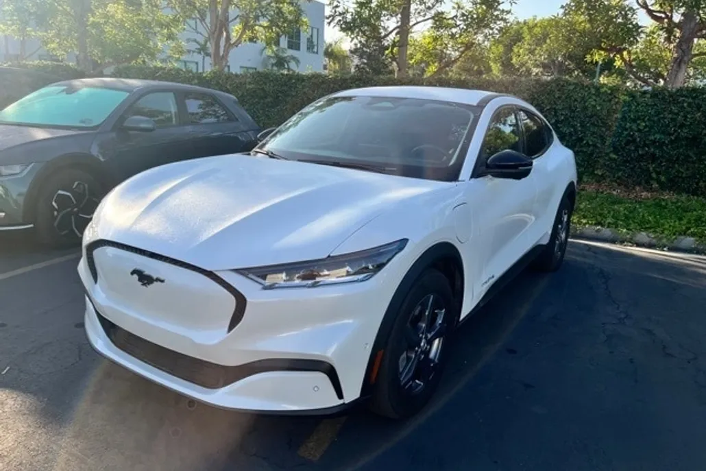 2023 Ford Mustang Mach-E Select photo 1