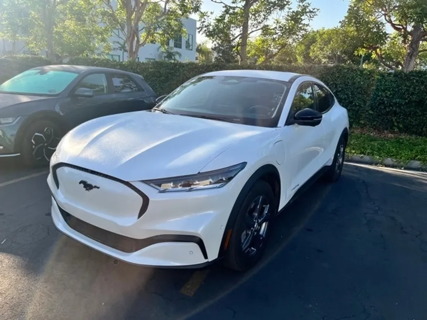 2023 Ford Mustang Mach-E Select photo 1