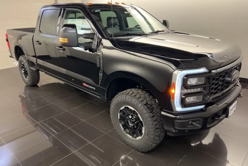 2026 Ford F-250 Lariat photo 1