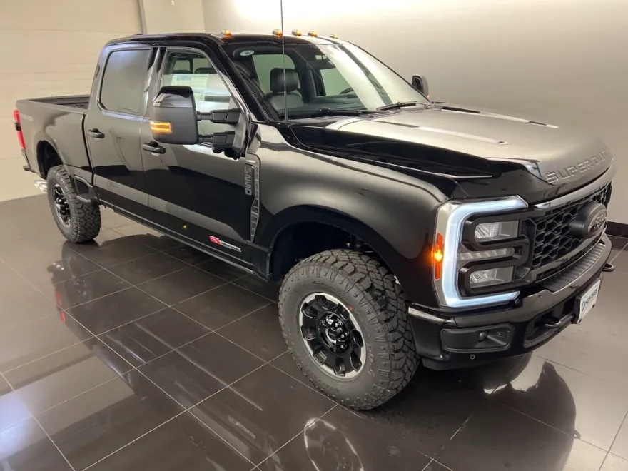 2026 Ford F-250 Lariat photo 1