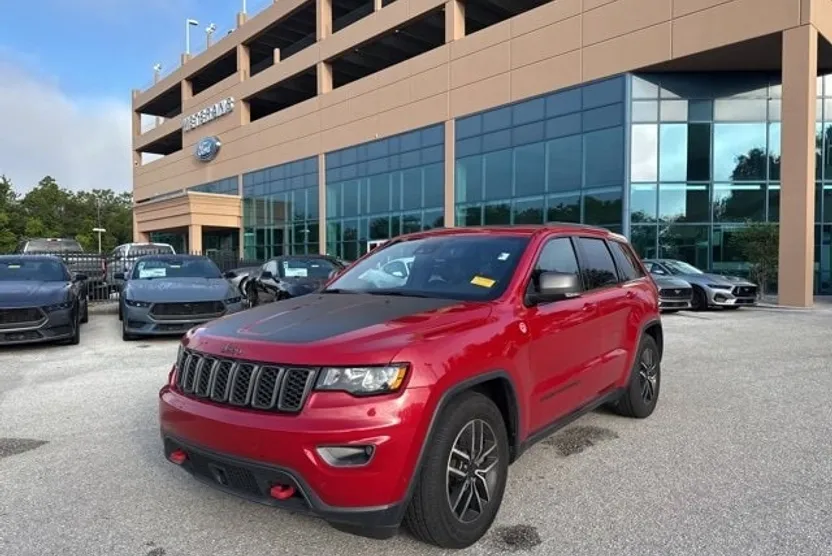 2021 Jeep Grand Cherokee Trailhawk photo 1