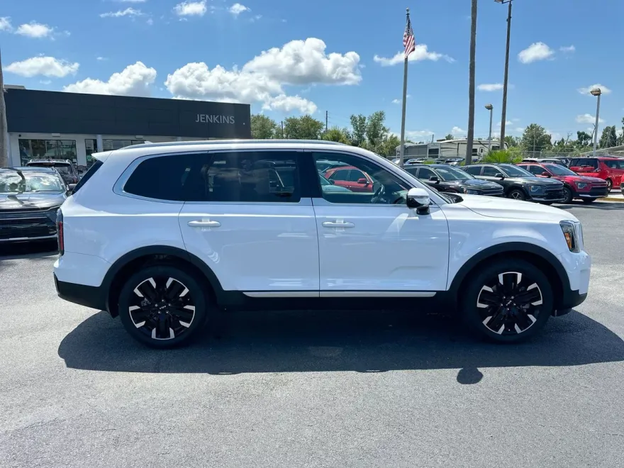 2024 Kia Telluride SX photo 1