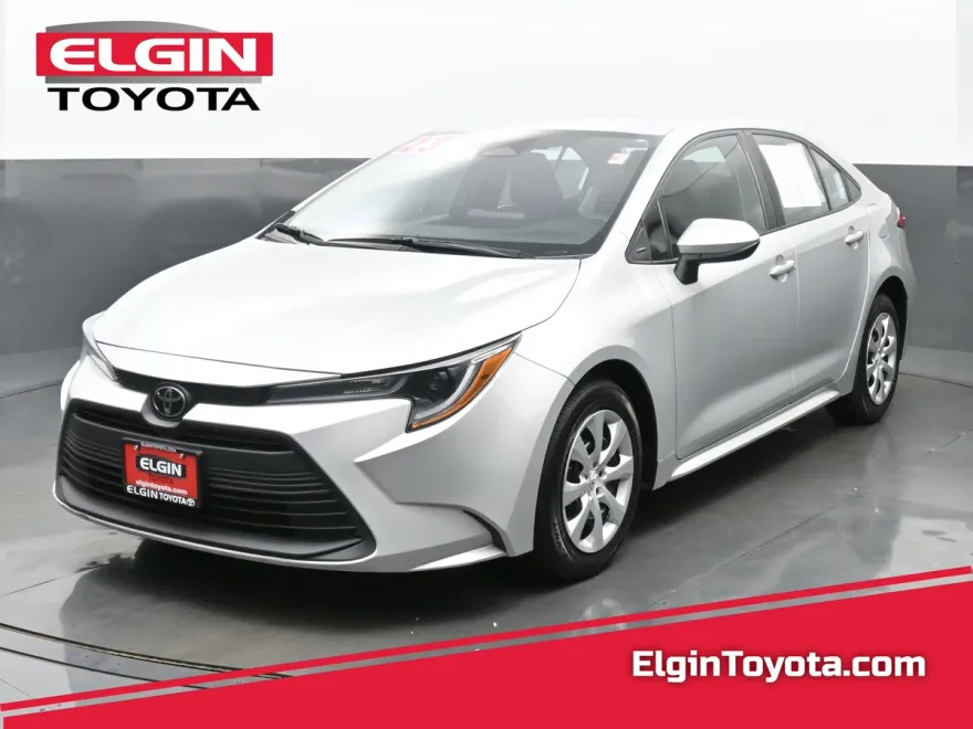 2023 Toyota Corolla LE photo 1