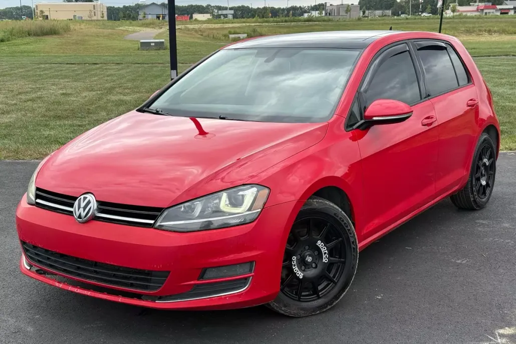 2015 Volkswagen Golf 1.8T TDI photo 1