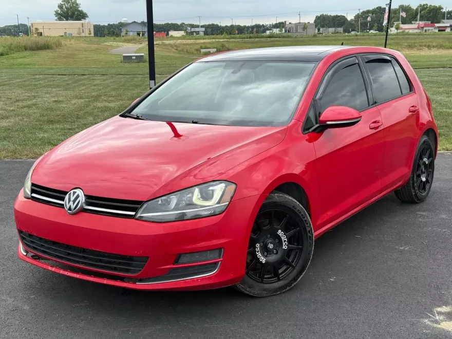 2015 Volkswagen Golf 1.8T TDI photo 1