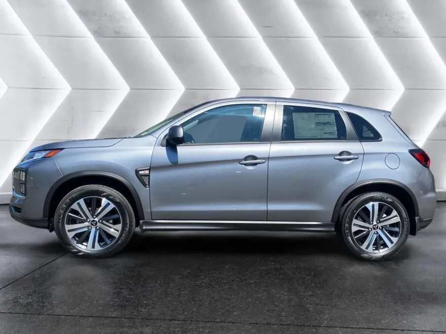 2025 Mitsubishi Outlander Sport ES photo 1