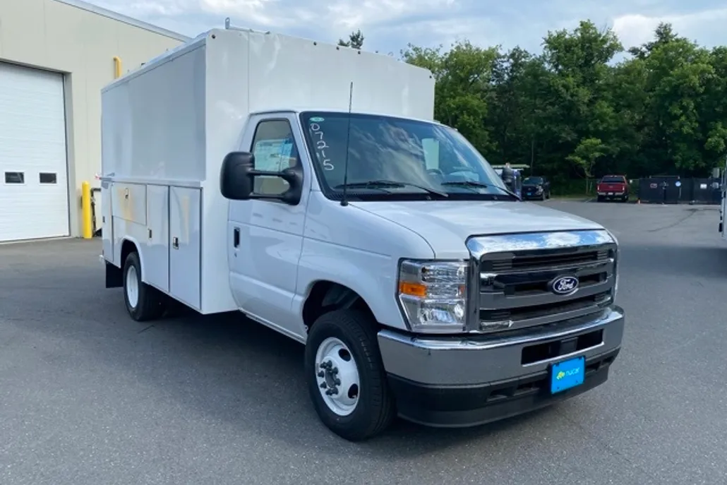 2026 Ford E-350 Base photo 1