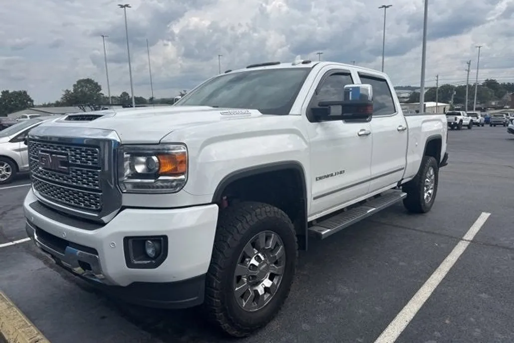 2019 Gmc Sierra 2500 HD Denali photo 1