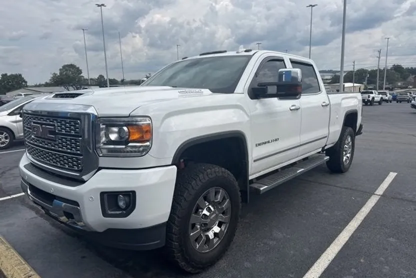 2019 Gmc Sierra 2500 HD Denali photo 1