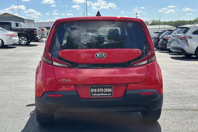 2020 Kia Soul LX photo 1