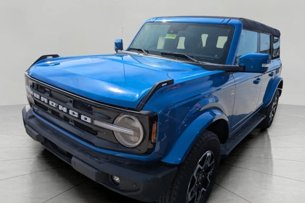2024 Ford Bronco Outer Banks photo 1